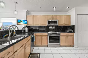 375 SW 205th Ave, Pembroke Pines, FL 33029 - Photo 13