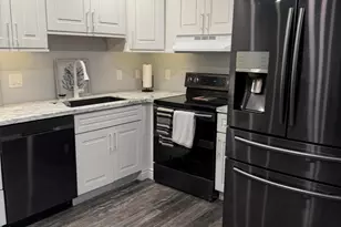 387 Mansfield J, Boca Raton, FL 33434 - Photo 5