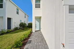 575 Salisbury Cir, Fort Pierce, FL 34982 - Photo 5