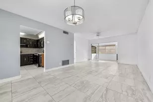 811 Salem Ln, Lake Worth, FL 33467 - Photo 7