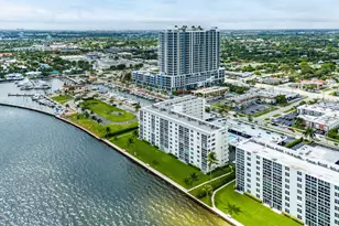 301 Lake Shore Dr, Lake Park, FL 33403 - Photo 35