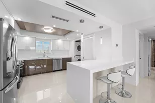 301 Lake Shore Dr, Lake Park, FL 33403 - Photo 3