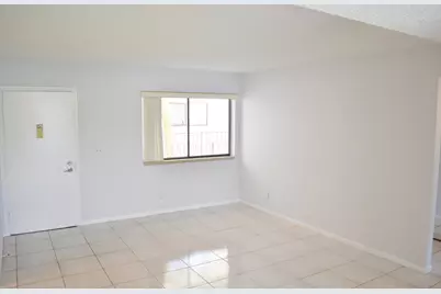 5220 Las Verdes Circle #211, Delray Beach, FL 33484 - Photo 9