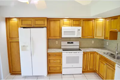 5220 Las Verdes Circle #211, Delray Beach, FL 33484 - Photo 5