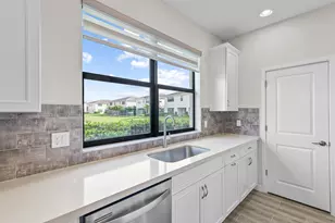 8667 Corvus Dr, Lake Worth, FL 33467 - Photo 11