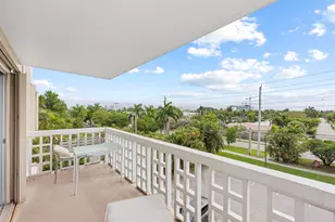 1831 NE 38th St, Oakland Park, FL 33308 - Photo 11