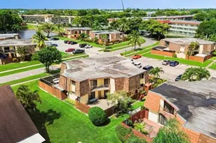 62 Springdale Cir, Palm Springs, FL 33461 - Photo 11