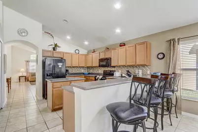 927 Orange Cosmos Boulevard, Davenport, FL 33837 - Photo 9