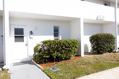 141 West Court, Royal Palm Beach, FL 33411 - Photo 3