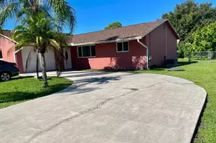 1832 SE Floresta Dr, Port Saint Lucie, FL 34983 - Photo 1