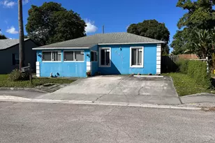840 W 2nd St, Riviera Beach, FL 33404 - Photo 1