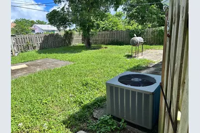 840 W 2nd Street, Riviera Beach, FL 33404 - Photo 15