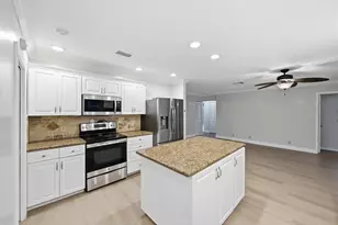 4430 Gardenia Dr, Palm Beach Gardens, FL 33410 - Photo 13