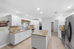 4430 Gardenia Dr, Palm Beach Gardens, FL 33410 - Photo 11