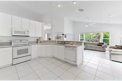 7351 Sterling Falls Lane W, Boynton Beach, FL 33437 - Photo 19