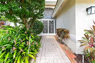 7351 Sterling Falls Ln W, Boynton Beach, FL 33437 - Photo 3