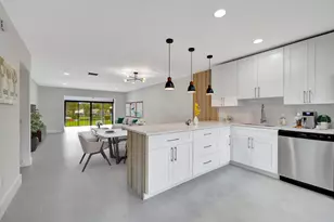 7898 Eastlake Dr, Boca Raton, FL 33433 - Photo 9