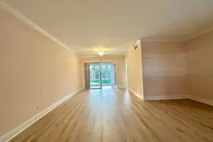 33 Colonial Club Dr, Boynton Beach, FL 33435 - Photo 9