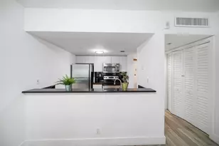 834 Ocean Dr, Miami Beach, FL 33139 - Photo 9