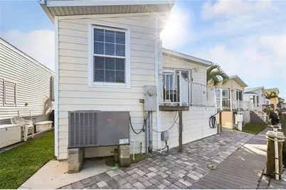 1092 Nettles Boulevard, Jensen Beach, FL 34957 - Photo 3