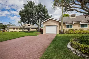6827 Fountains Cir, Lake Worth, FL 33467 - Photo 3
