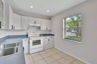 2050 SE Oleander Boulevard #2106, Fort Pierce, FL 34950 - Photo 5