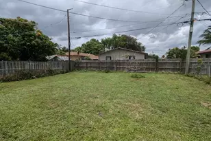 1021 Selkirk Street N, West Palm Beach, FL 33405 - Photo 9