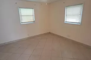 1021 Selkirk Street N, West Palm Beach, FL 33405 - Photo 5