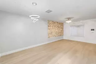 176 SE 2nd Street SE, Deerfield Beach, FL 33441 - Photo 3