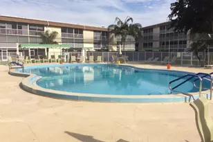 500 Village Green Cir W, Palm Springs, FL 33461 - Photo 23