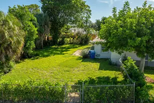 702 S 12th St, Lantana, FL 33462 - Photo 25