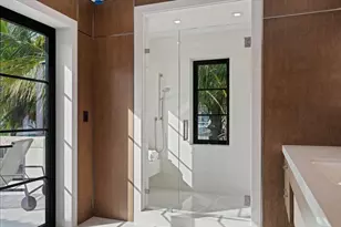 1260 N Lake Wy, Palm Beach, FL 33480 - Photo 35