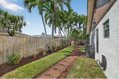 17705 Maplewood Drive, Boca Raton, FL 33487 - Photo 5