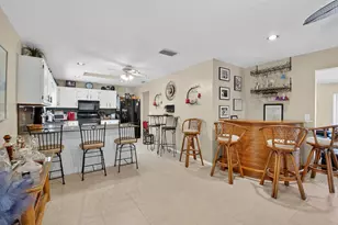 17705 Maplewood Dr, Boca Raton, FL 33487 - Photo 15