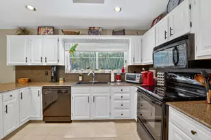 17705 Maplewood Dr, Boca Raton, FL 33487 - Photo 21