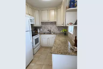 3402 Cynthia Lane #201, Palm Springs, FL 33461 - Photo 7