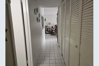 721 Lori Dr #105, Palm Springs, FL 33461 - Photo 7