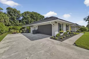 18 Berwick Rd, Palm Beach Gardens, FL 33418 - Photo 7