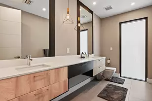 925 NE 6th St, Fort Lauderdale, FL 33304 - Photo 13