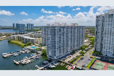 18051 Biscayne Boulevard #1104, Aventura, FL 33160 - Photo 7