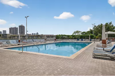 18051 Biscayne Boulevard #1104, Aventura, FL 33160 - Photo 55