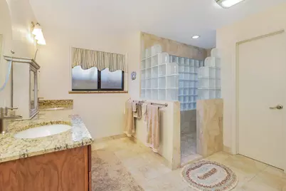 29 Cambria Road W, Palm Beach Gardens, FL 33418 - Photo 19