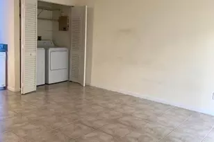 643 Executive Center Dr, West Palm Beach, FL 33401 - Photo 5