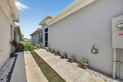 812 Persimmon Place, Fort Pierce, FL 34981 - Photo 3