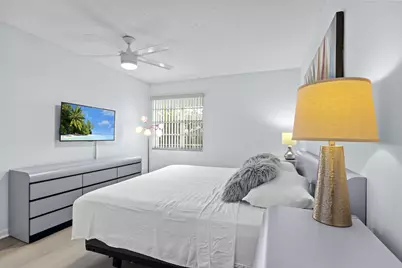 74 Normandy B, Delray Beach, FL 33484 - Photo 15