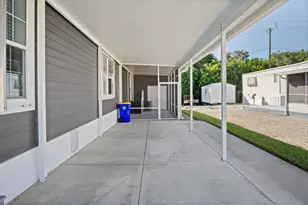 8328 SE Swan Ave, Hobe Sound, FL 33455 - Photo 5