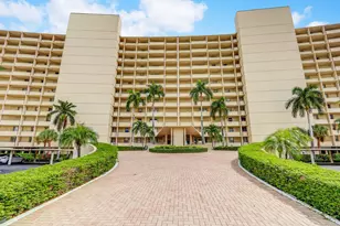132 Lakeshore Dr, North Palm Beach, FL 33408 - Photo 1