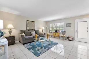 157 Flanders D, Delray Beach, FL 33484 - Photo 3