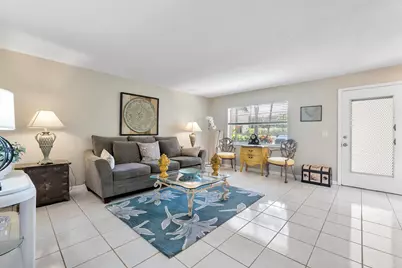 157 Flanders D, Delray Beach, FL 33484 - Photo 3