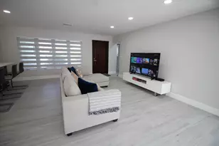2548 SE 14th Street E, Pompano Beach, FL 33062 - Photo 9